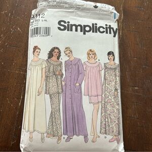 Simplicity Women's Nightwear Pattern Uncut